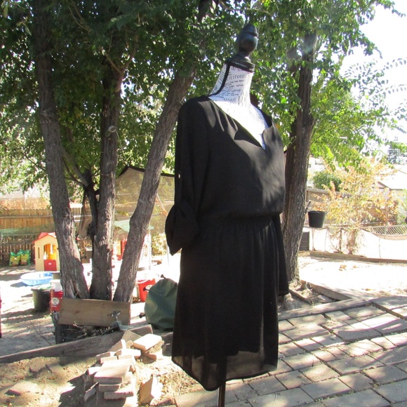 Estelle Elegant Black Long Sleeve Dress - Picture 4 of 5